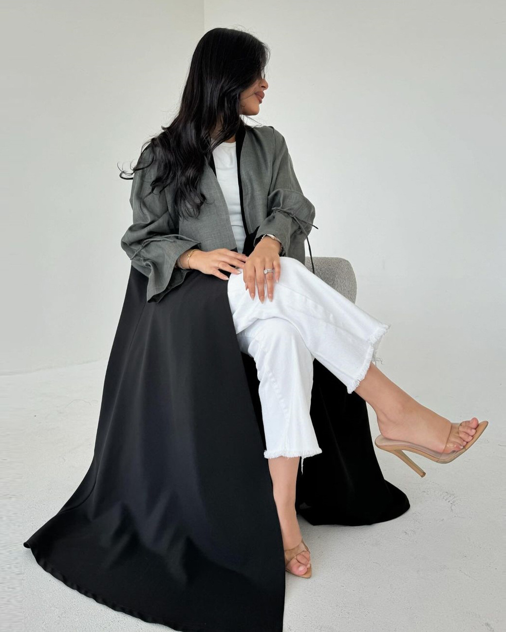 Lina Al Joud - Abaya