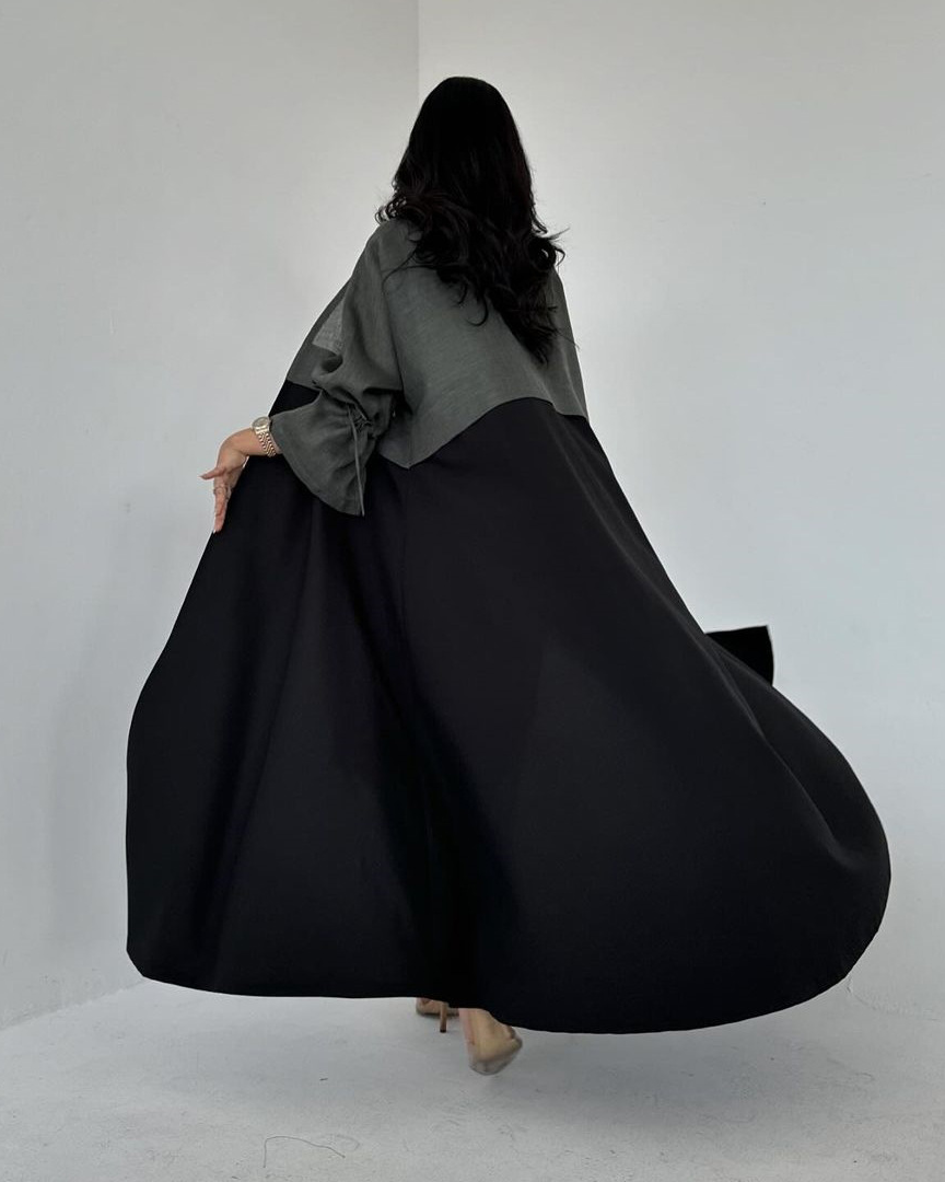 Lina Al Joud - Abaya