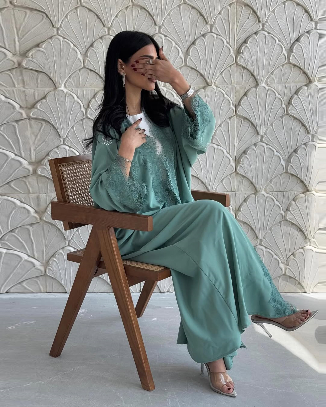 Amina Al Nada - Abaya