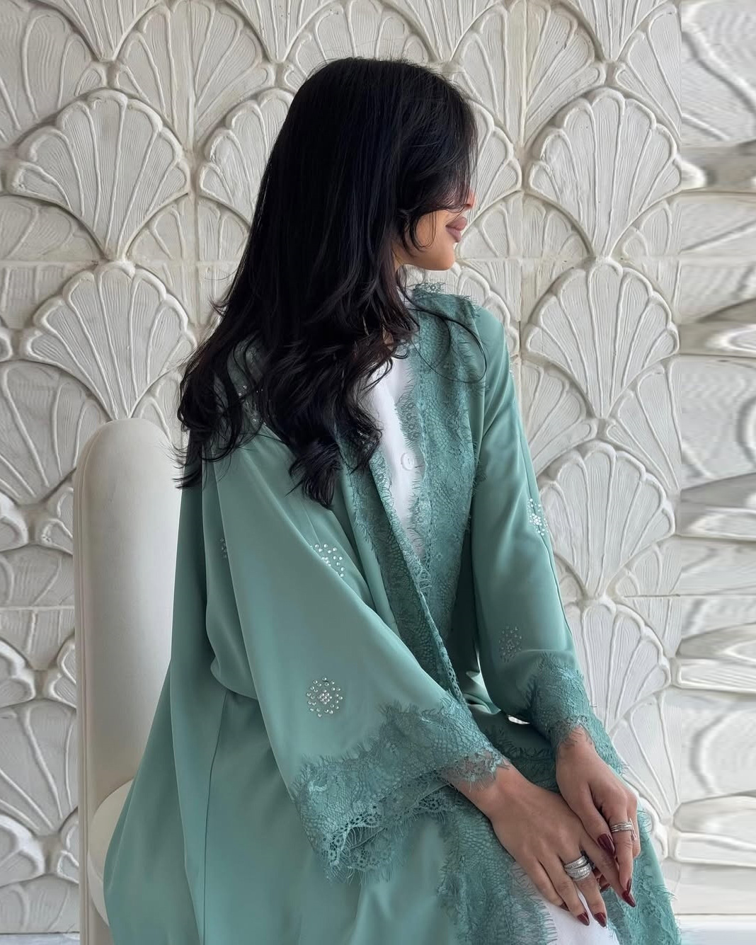 Amina Al Nada - Abaya