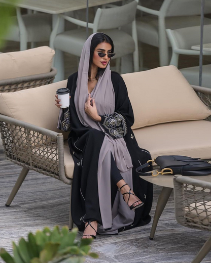 Talia Al Jamal - Abaya