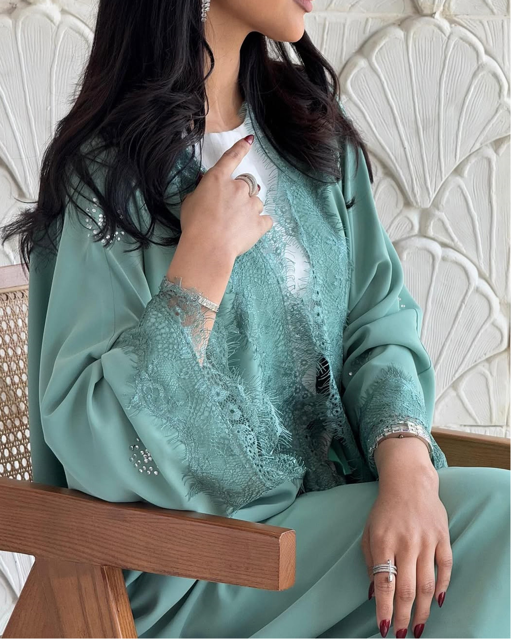 Amina Al Nada - Abaya