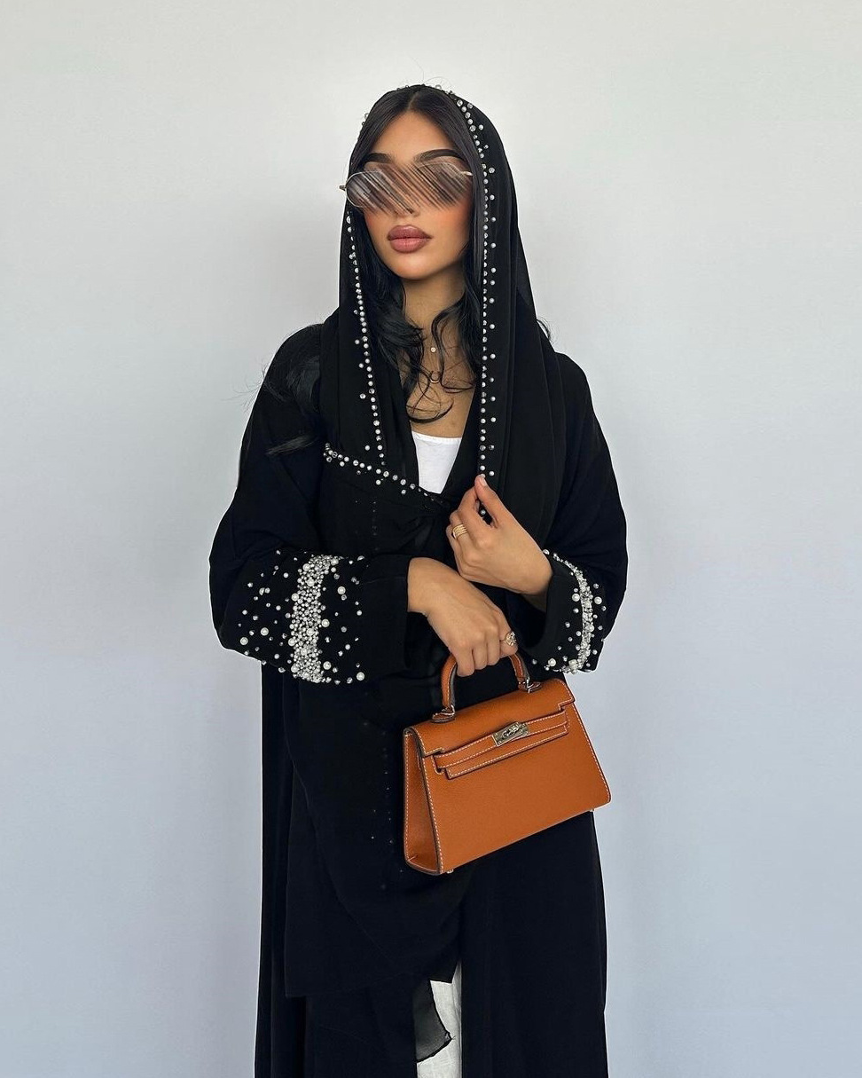 Dina Al Layali - Abaya