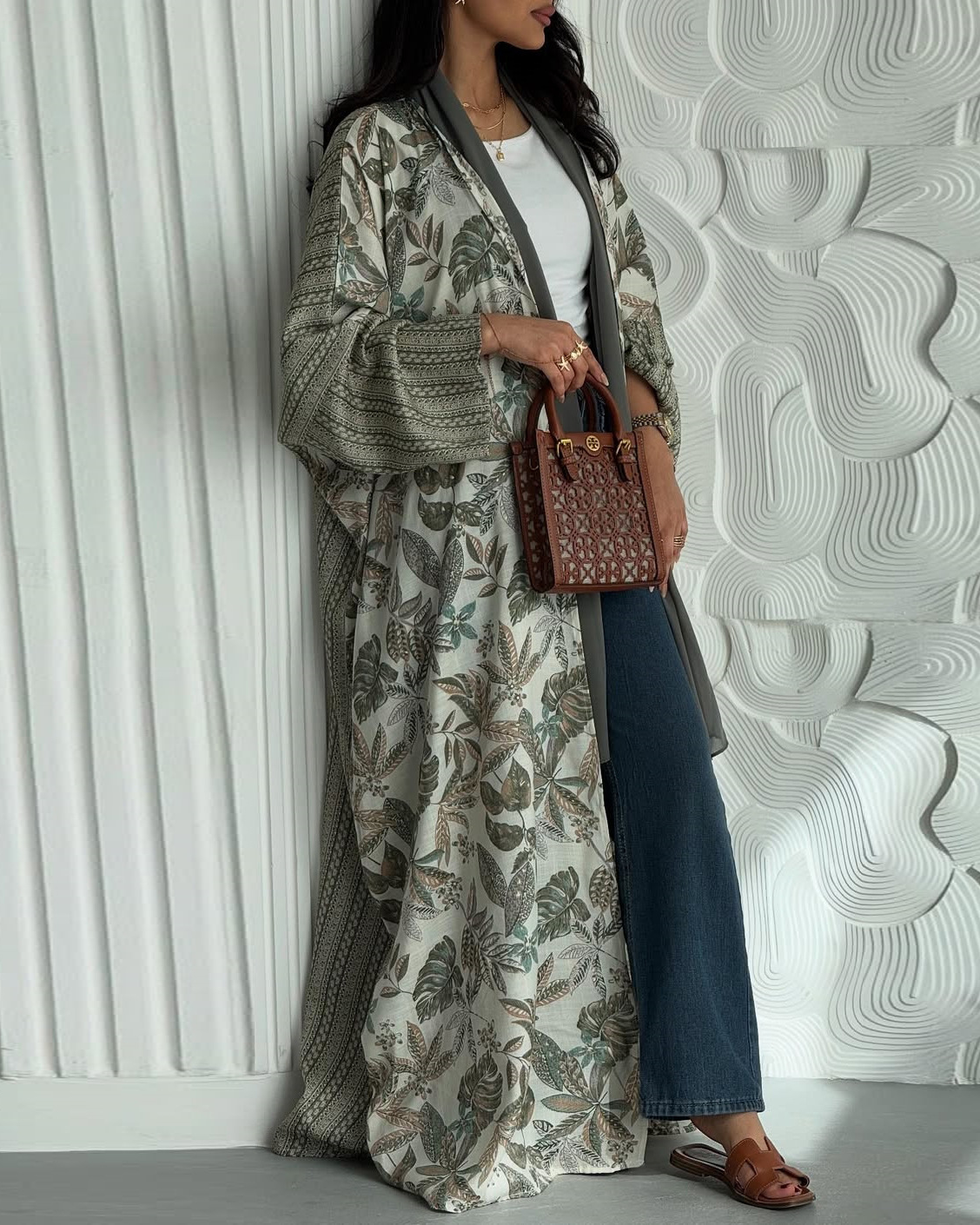 Sana Al Jamal - Abaya