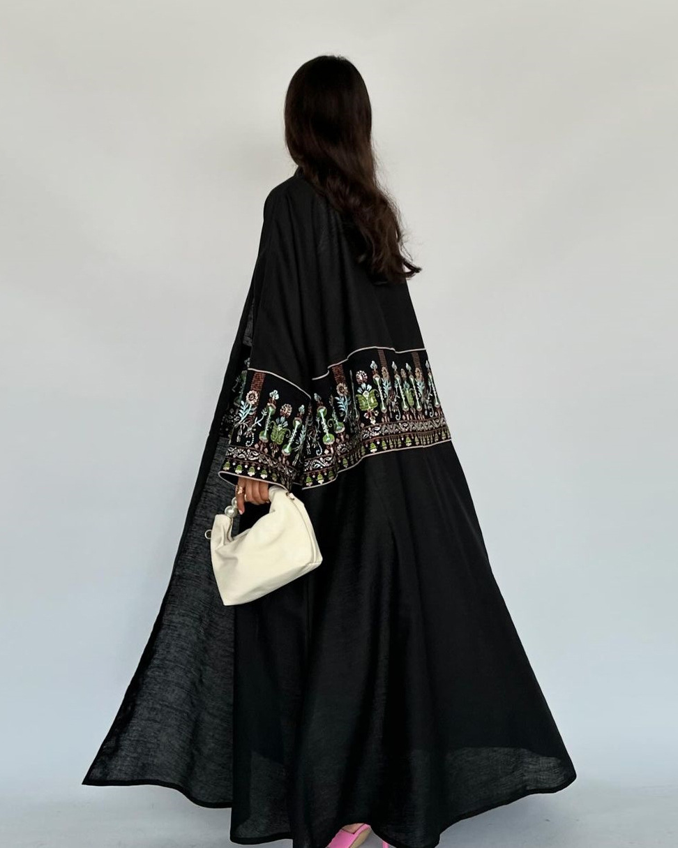 Amira Al Layali - Abaya