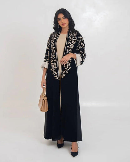 Maha Al Qamar - Abaya avec hijaab
