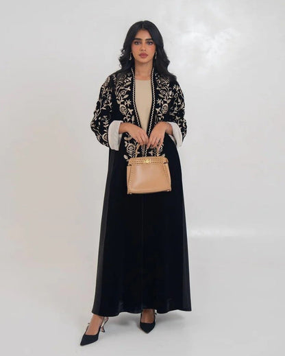 Maha Al Qamar - Abaya avec hijaab