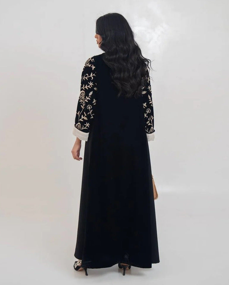 Maha Al Qamar - Abaya avec hijaab