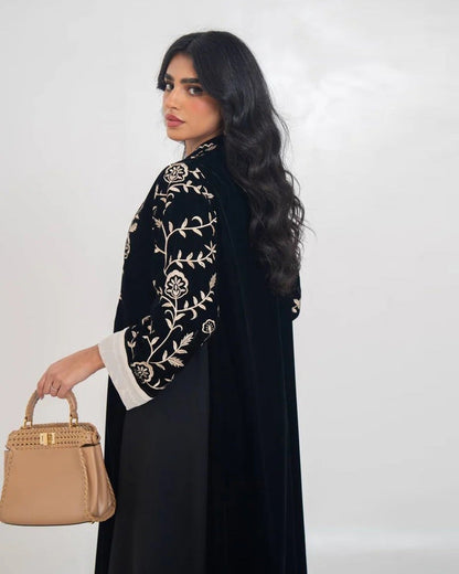 Maha Al Qamar - Abaya avec hijaab