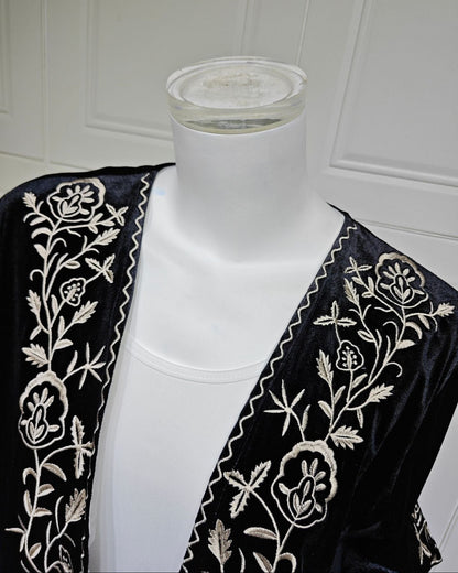 Maha Al Qamar - Abaya avec hijaab