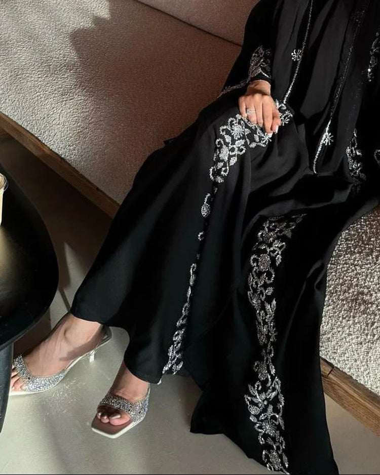 Maha Al Qamar - Abaya avec hijaab