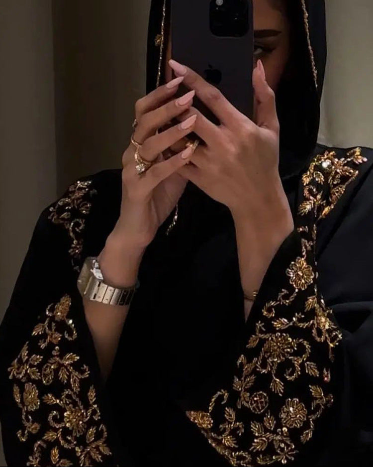 Maha Al Qamar - Abaya avec hijaab